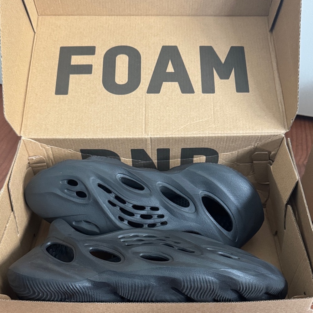 Yeezy Foam Runner Black